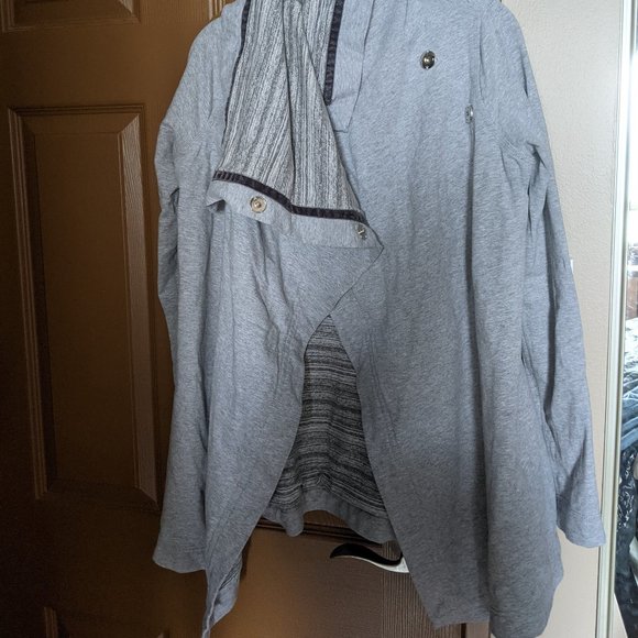 Lululemon Wrap Sweater / Wrap Jacket - Size 4 - Picture 1 of 6